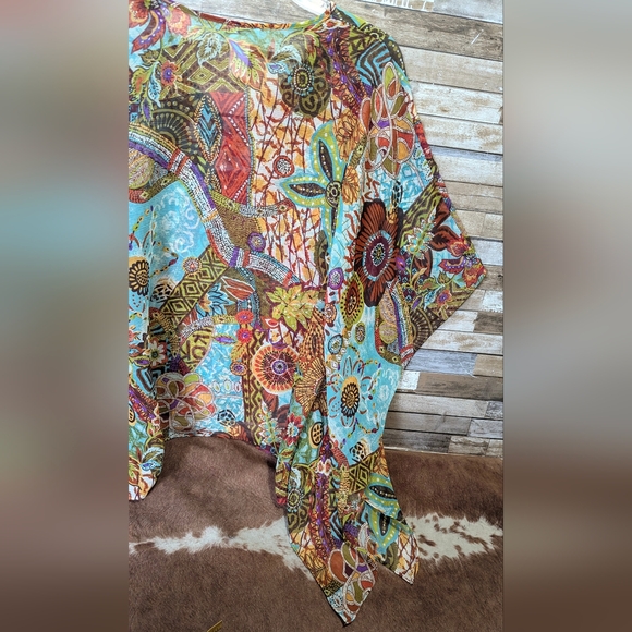 Susan Graver Oversized V Neck Overlay Poncho With Sleeve Seams - Picture 13 of 16